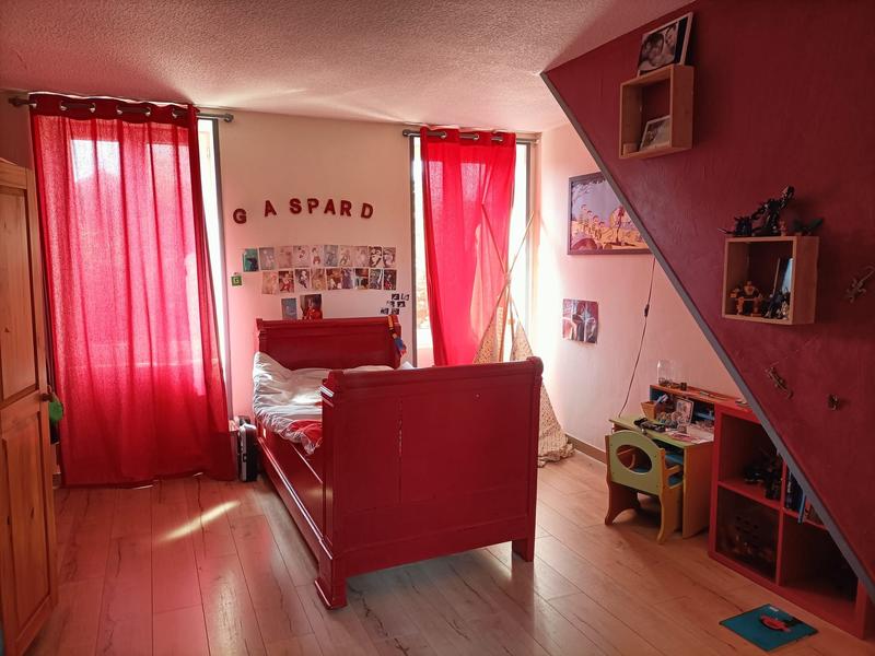 Maison - 240 m² - 9 pièces