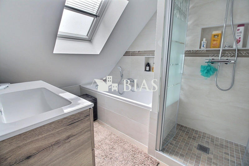 Maison - 102 m² - 4 pièces