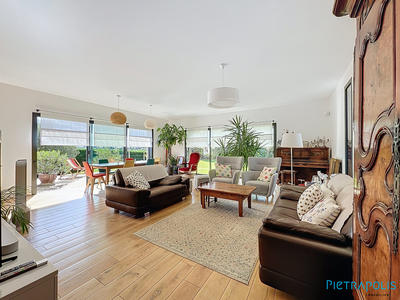 Maison contemporaine - 180 m² - 7 pièces