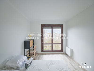 Chambre - 11 m² - 4 pièces
