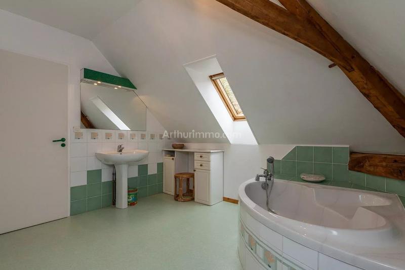 Maison - 241 m² - 10 pièces