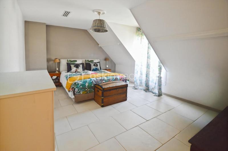 Maison traditionnelle - 171 m² - 5 pièces