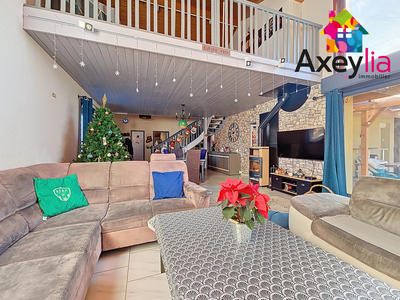 Maison - 203 m² - 7 pièces