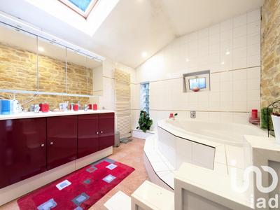 Maison - 238 m² - 10 pièces