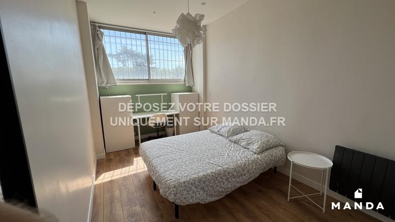 Chambre - 12 m² - 5 pièces