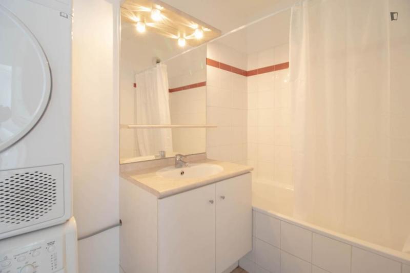 Chambre - 11 m² - 4 pièces