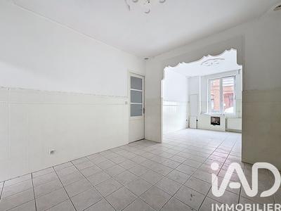 Maison - 99 m² - 5 pièces
