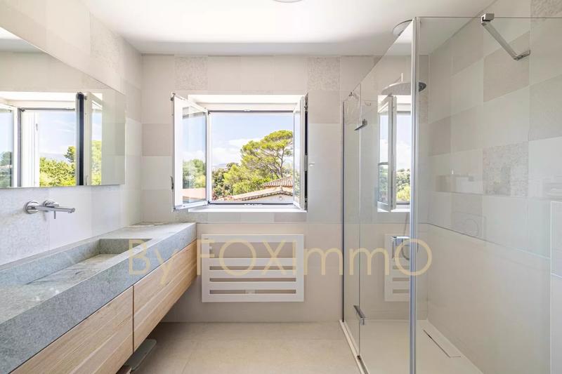 Villa - 214 m² - 6 pièces