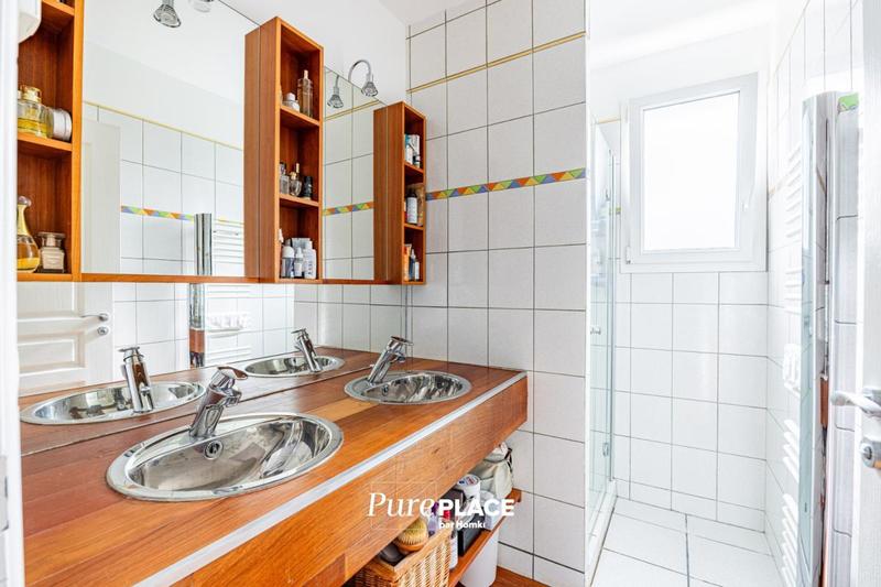 Maison - 205 m² - 8 pièces