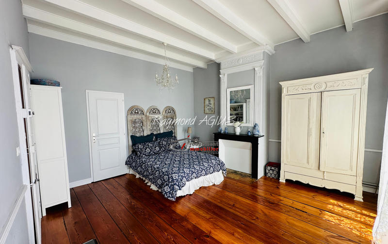 Maison de village - 315 m² - 8 pièces