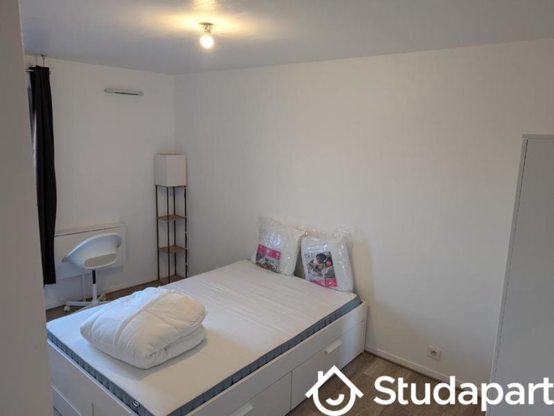 Chambre - 10 m² - 1 pièce