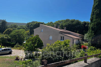 Villa - 251 m² - 2 pièces