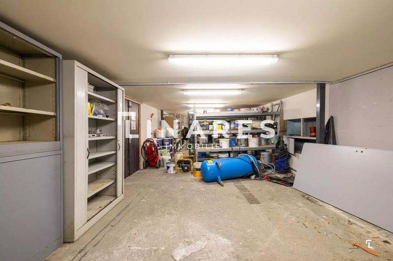 Local d'activités - 695 m² - 22 pièces