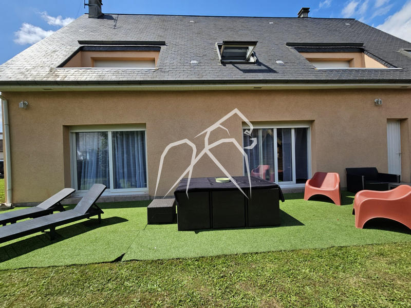 Maison - 171 m² - 7 pièces