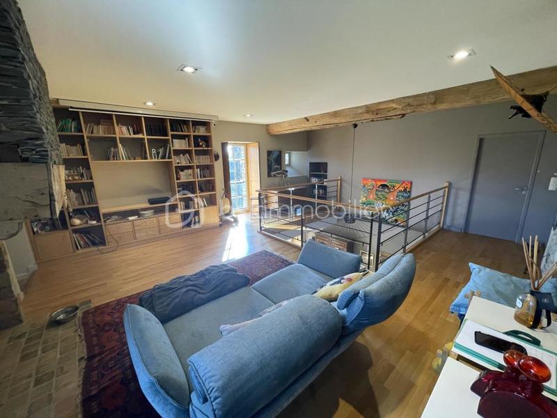 Demeure - 337 m² - 11 pièces