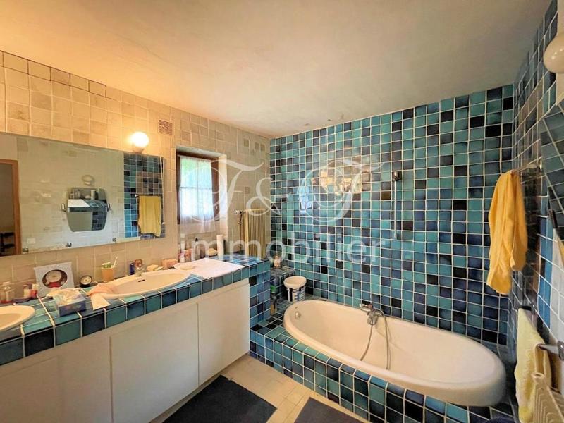 Propriété - 330 m² - 10 pièces