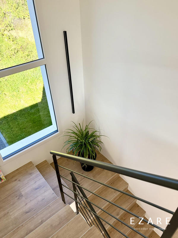 Maison - 302 m² - 7 pièces