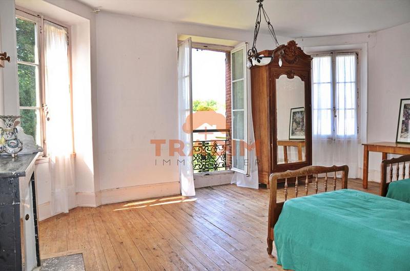 Maison - 425 m² - 14 pièces