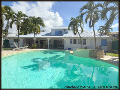 Villa - 221 m² - 7 pièces