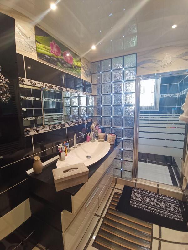 Maison - 98 m² - 7 pièces