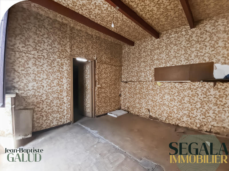 Maison - 220 m² - 8 pièces