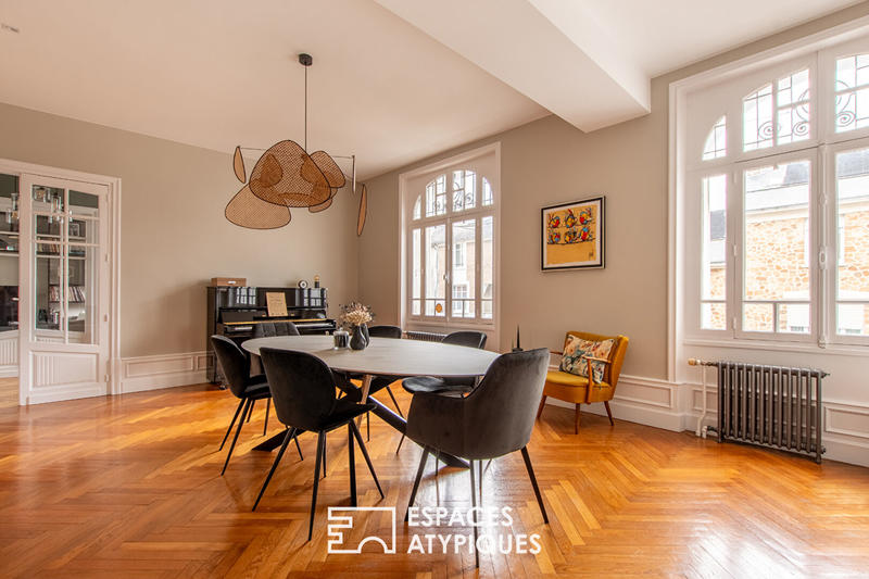 Maison - 270 m² - 9 pièces