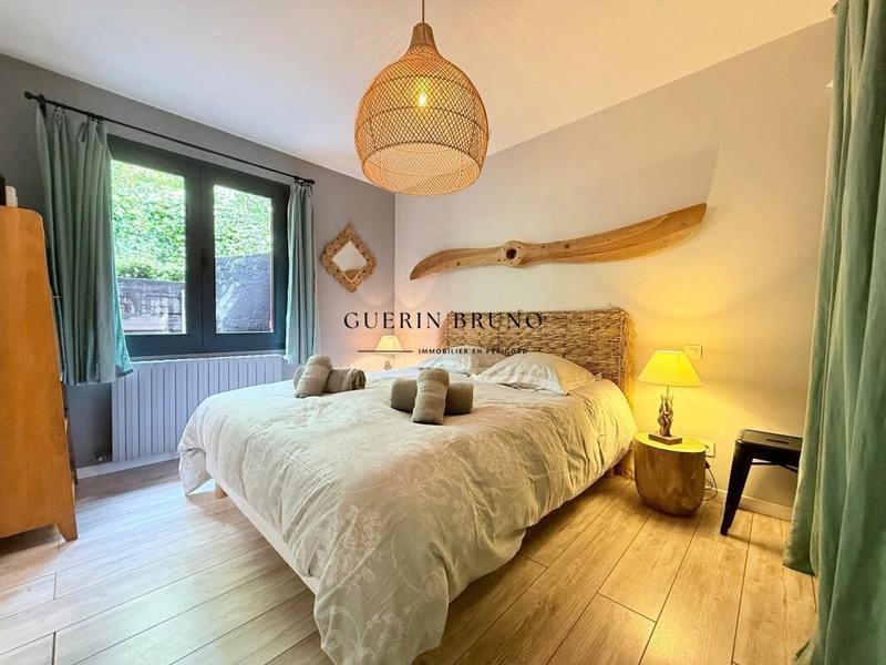 Villa - 242 m² - 12 pièces