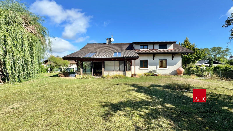 Maison - 235 m² - 7 pièces