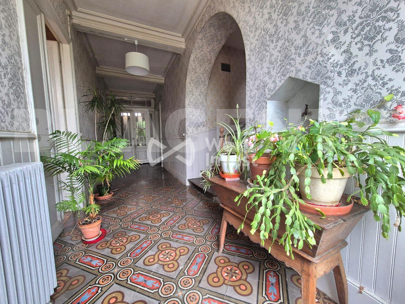 Maison - 245 m² - 7 pièces