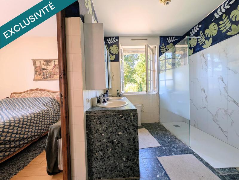 Maison - 237 m² - 9 pièces