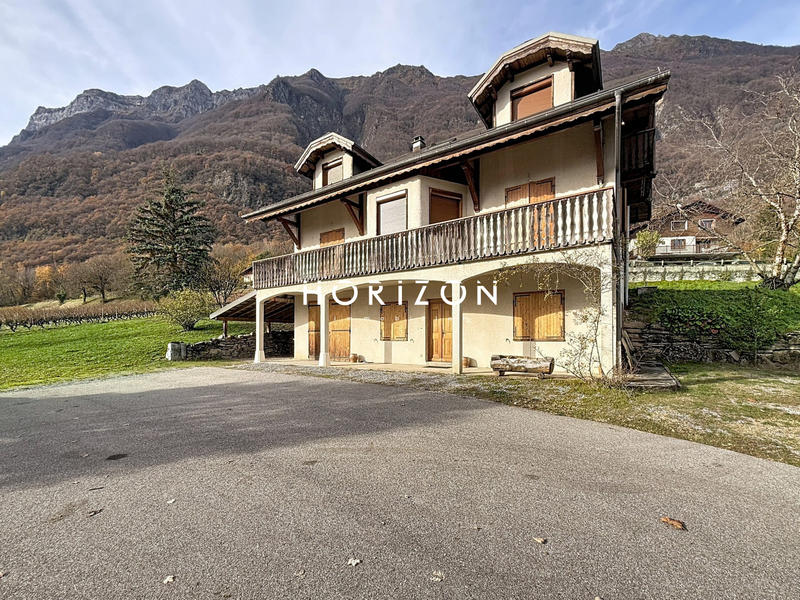 Maison ancienne - 250 m² - 8 pièces