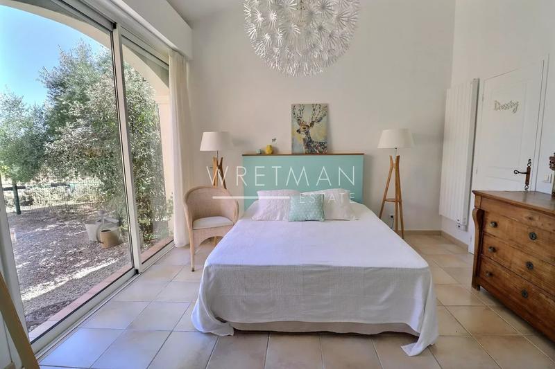 Villa - 230 m² - 9 pièces