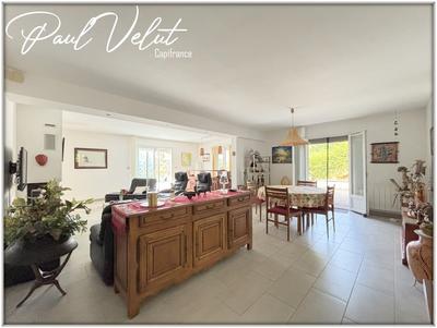 Maison - 235 m² - 9 pièces