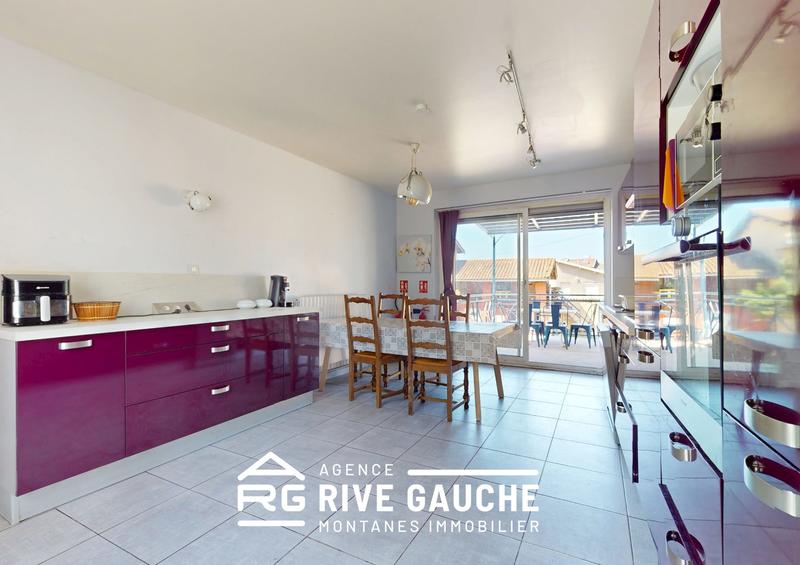 Maison traditionnelle - 196 m² - 7 pièces