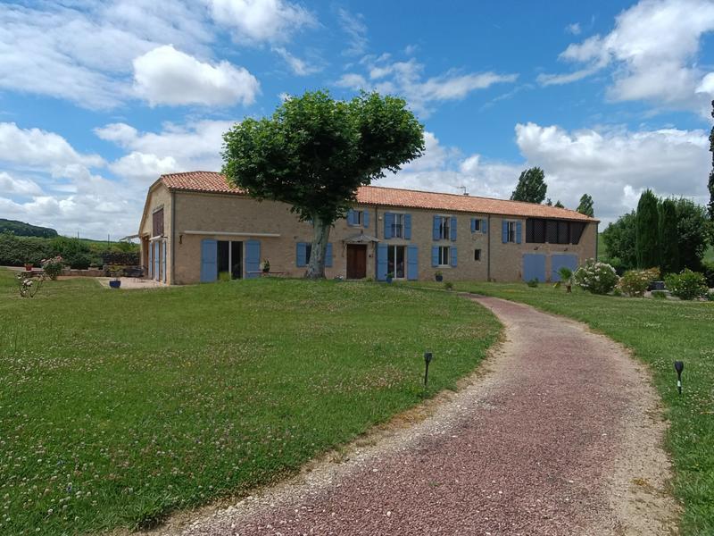 Maison - 350 m² - 8 pièces