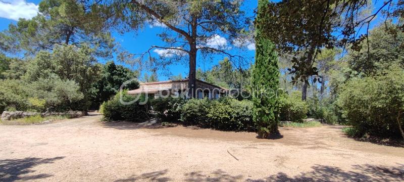 Propriété - 215 m² - 4 pièces