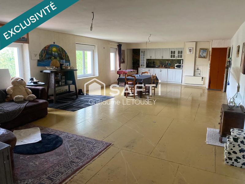 Local commercial - 200 m² - 8 pièces