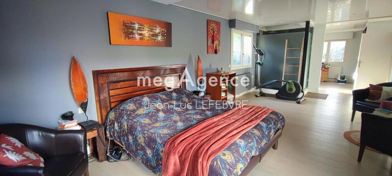 Maison - 240 m² - 8 pièces