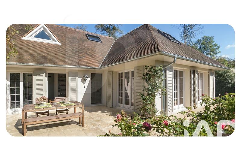 Maison - 225 m² - 8 pièces