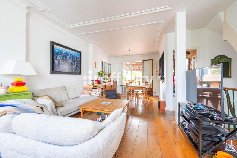 Maison - 209 m² - 7 pièces