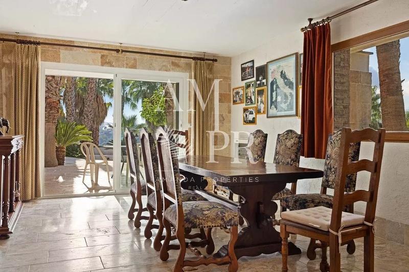 Villa - 518 m² - 10 pièces