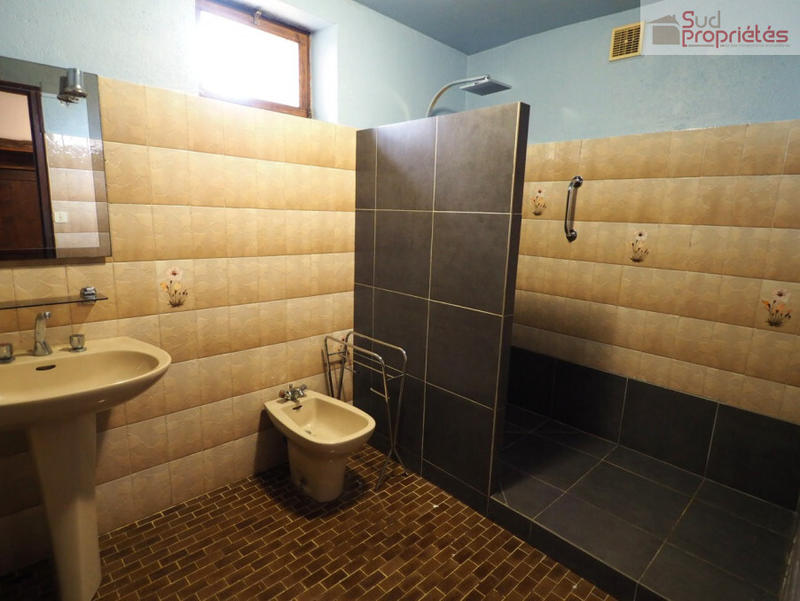 Maison - 284 m² - 9 pièces