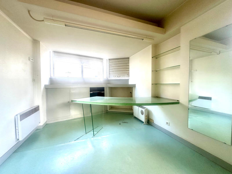 Local commercial - 268 m² - 4 pièces