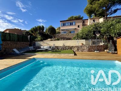 Maison - 111 m² - 5 pièces