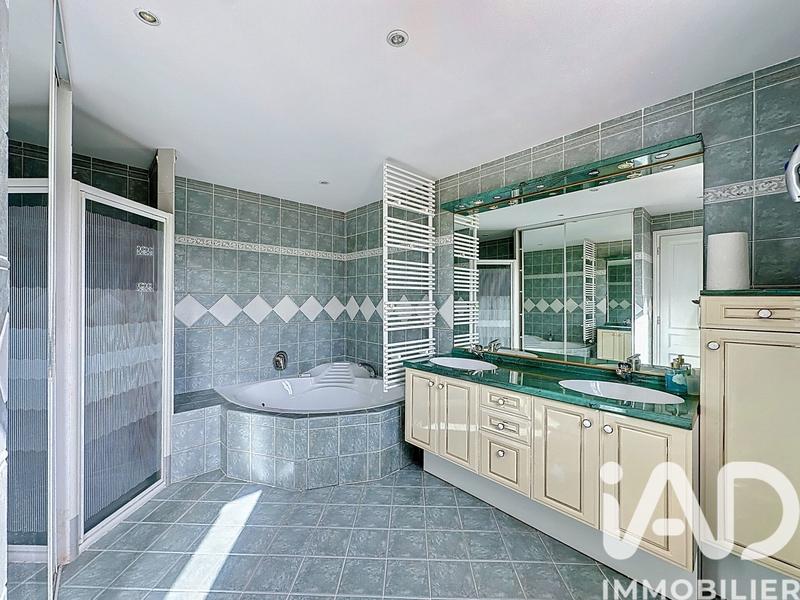 Maison - 170 m² - 5 pièces