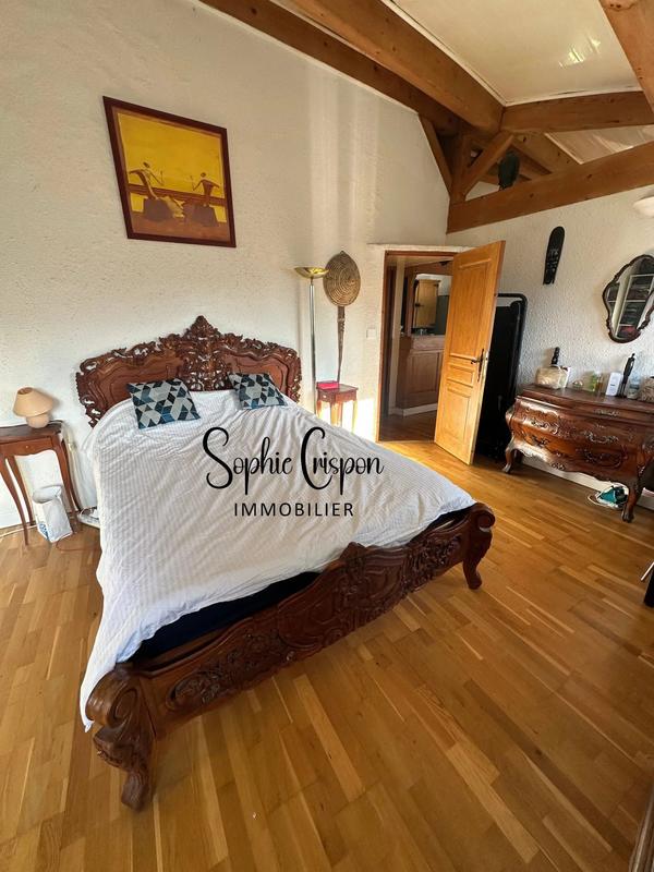 Immeuble mixte - 300 m² - 7 pièces