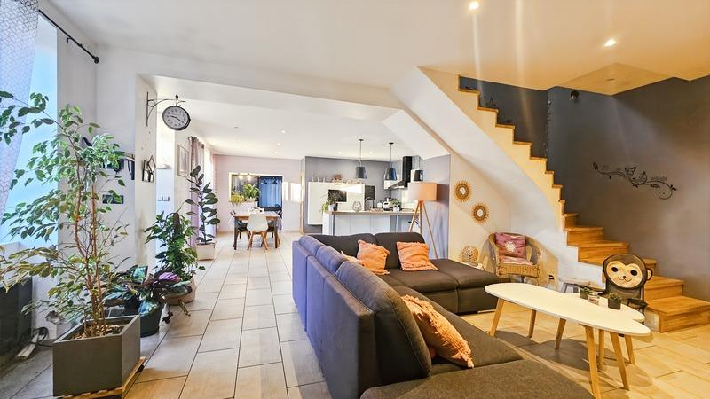 Maison - 205 m² - 8 pièces