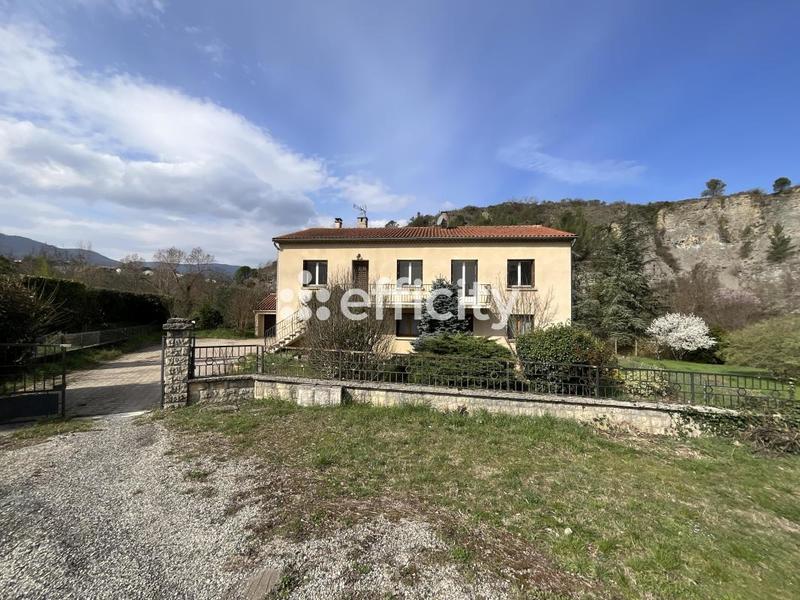 Villa - 249 m² - 13 pièces