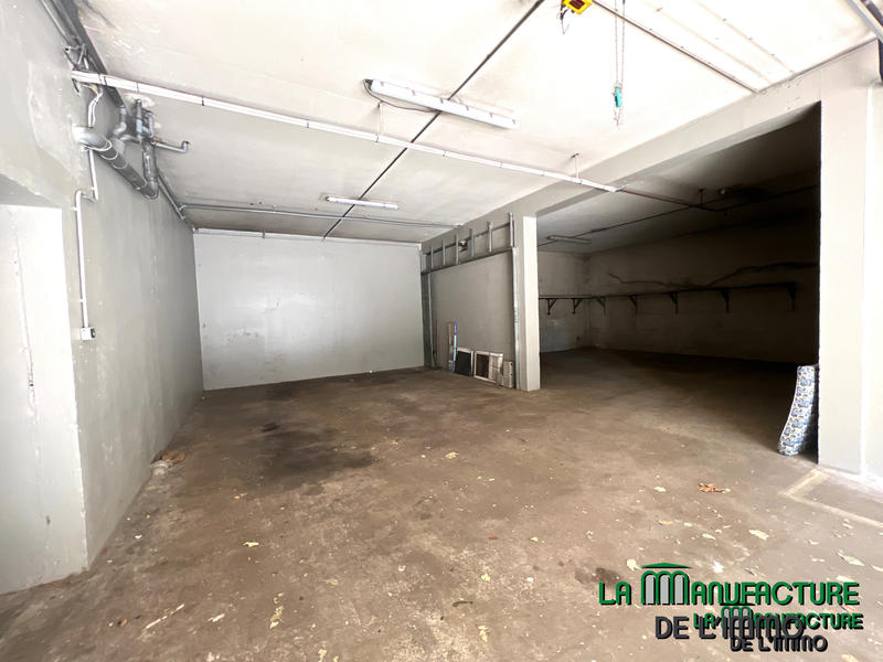 Parking / Garage - 12 m²