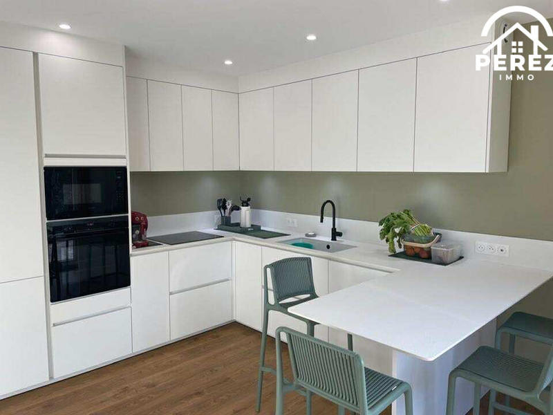 Villa - 278 m² - 10 pièces